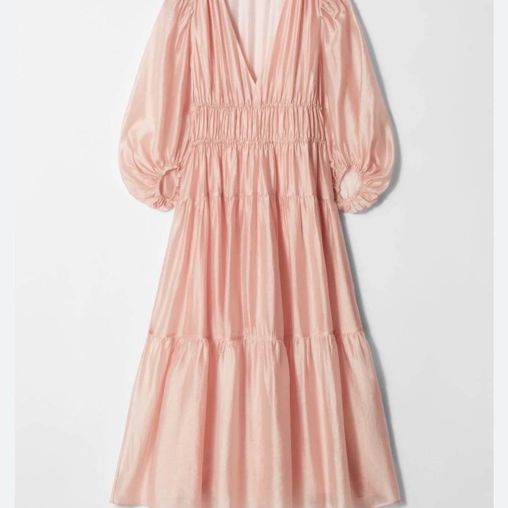 & OTHER STORIES
MIDAXI DRESS WITH VOLUME
SLEEVES